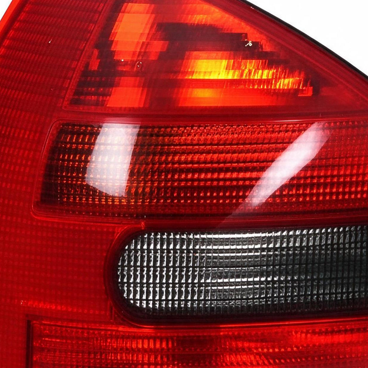Tail Light Assembly Suitable for Audi A3 S3 8L Series 1 1996-2002 RH - XQ1