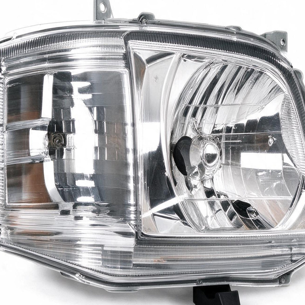 Headlight Assembly with LED Globes Set LH RH Suitable for Toyota Hiace 2005-2019 - XQ1